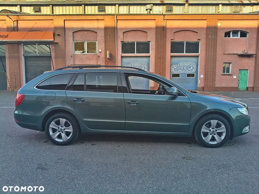 Skoda Superb 2.0 TDI Exclusive - 3