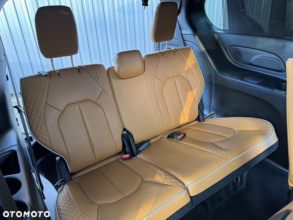 Chrysler Pacifica - 14