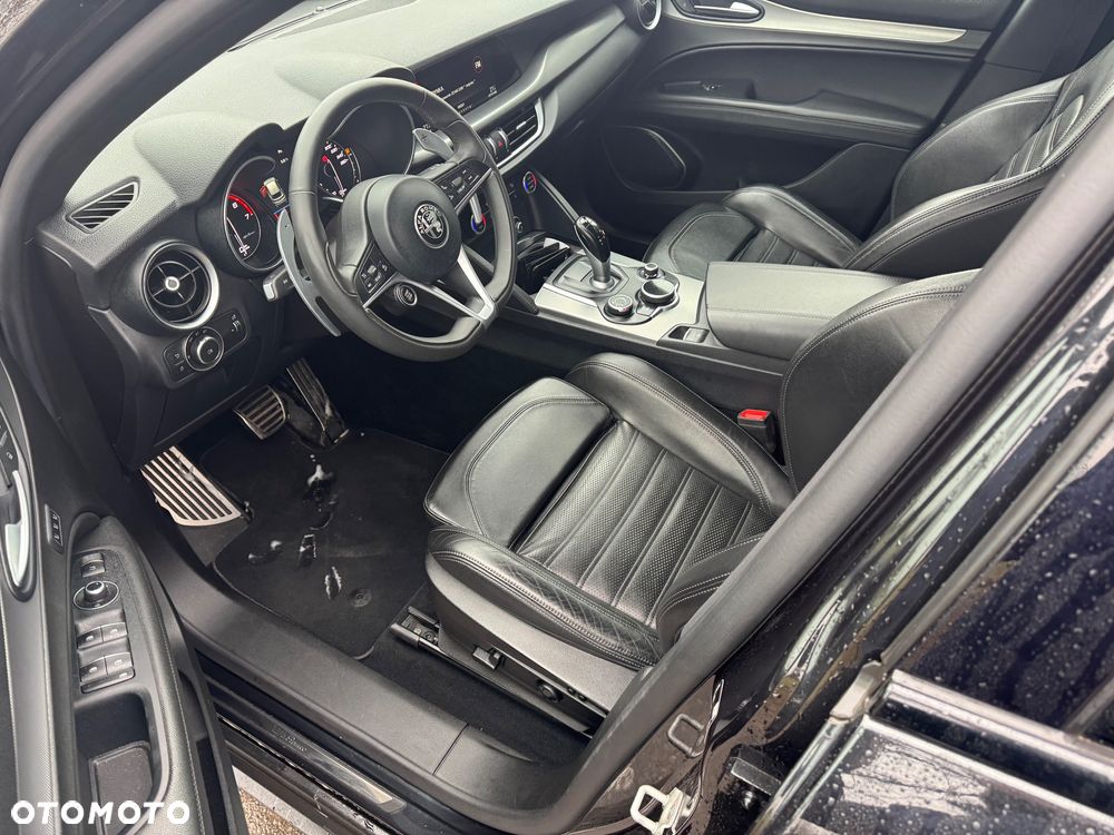 Alfa Romeo Stelvio 2.0 Turbo 16V AT8-Q4 Executive - 5