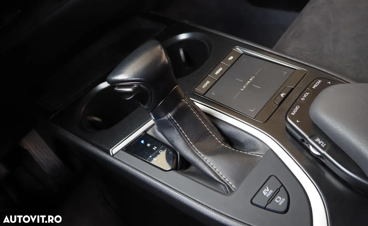 Lexus UX 250h FWD Business - 12
