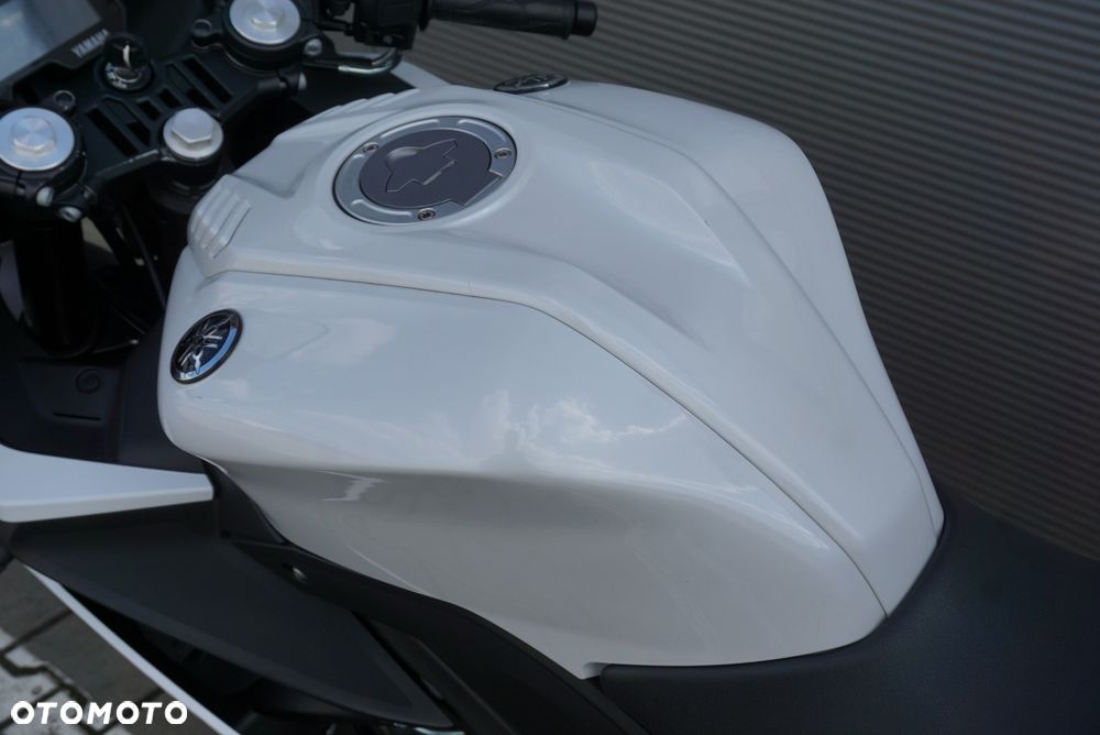 Yamaha YZF - 13