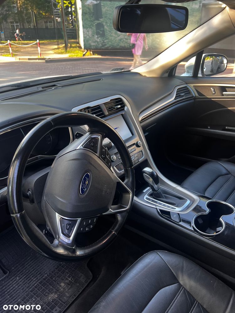 Ford Fusion - 7