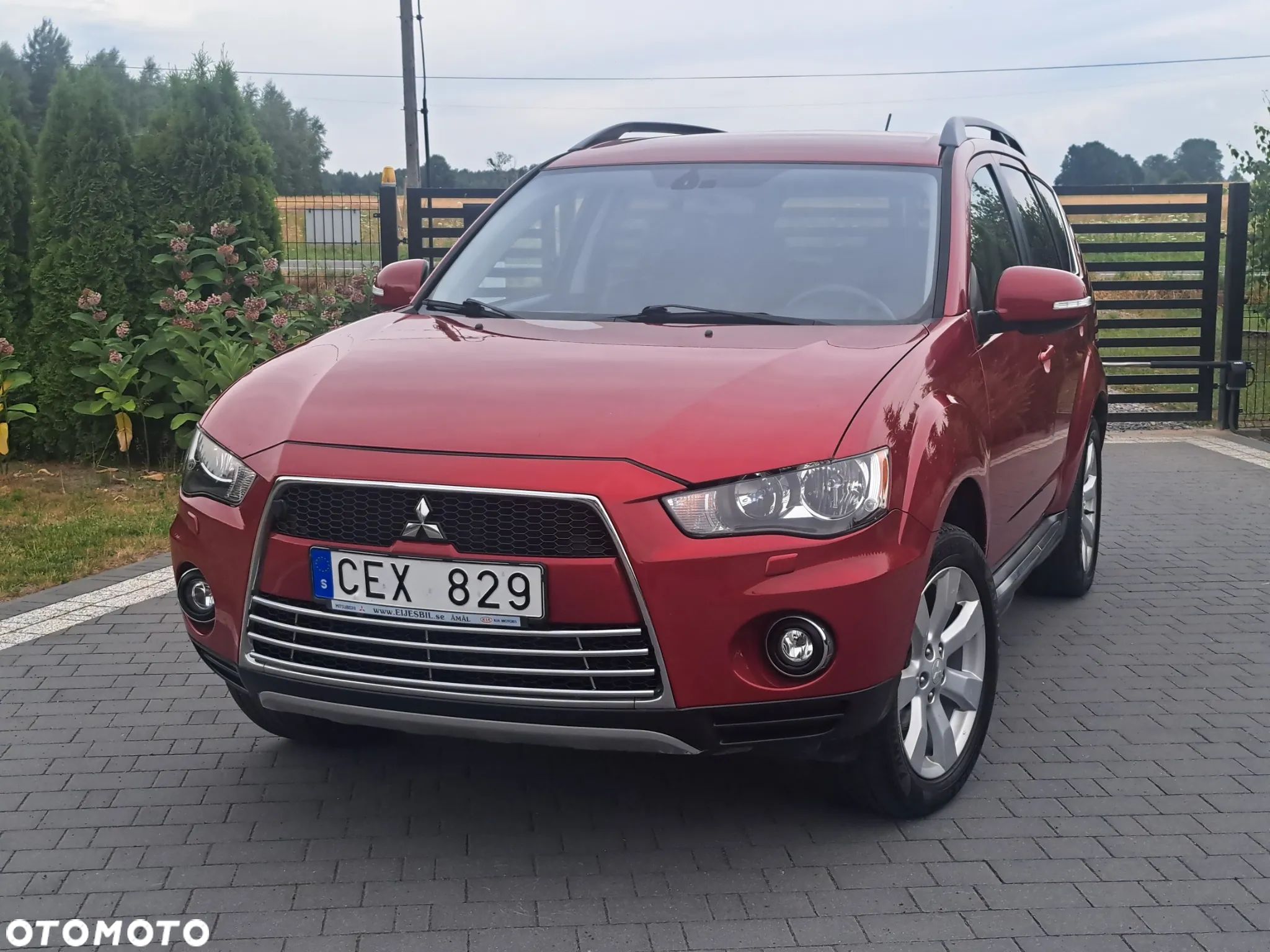 Mitsubishi Outlander - 1