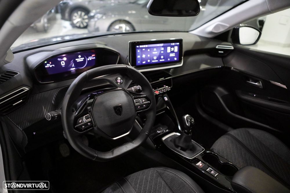 Peugeot 208 1.2 PureTech Allure - 18