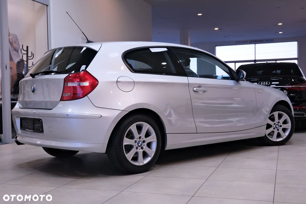 BMW Seria 1 118d DPF - 13