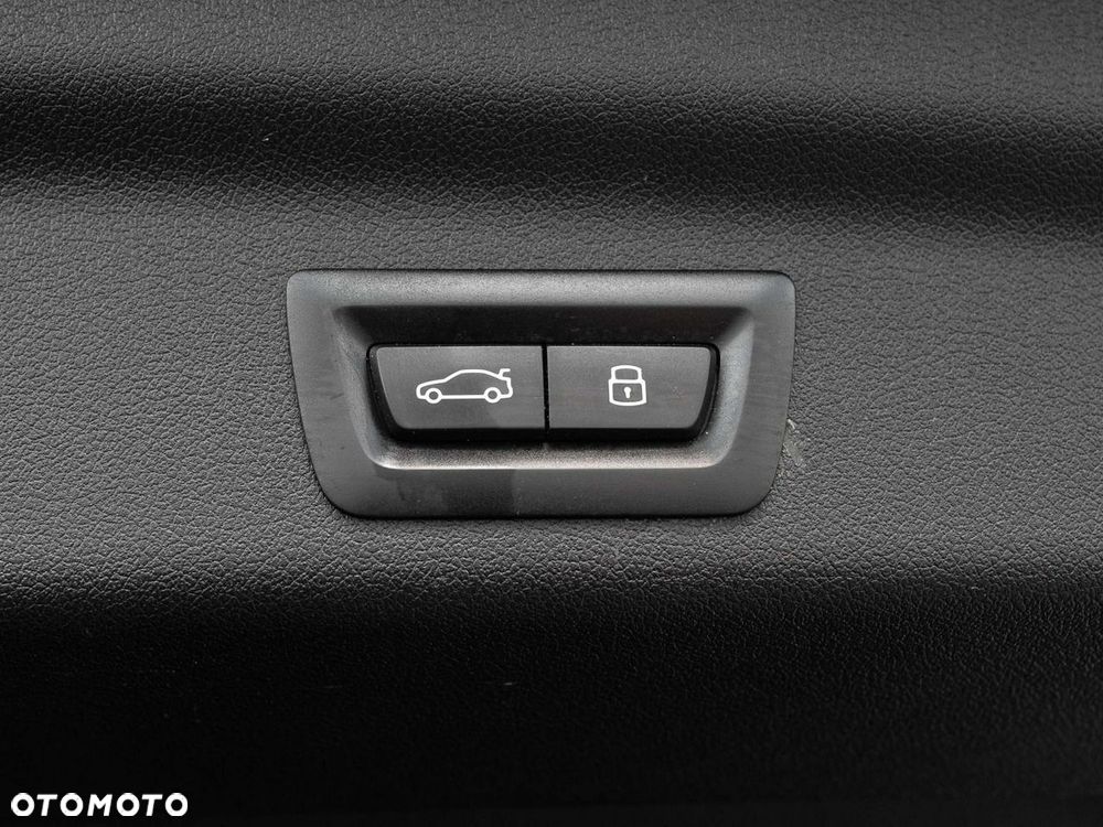 BMW X1 sDrive18d - 32