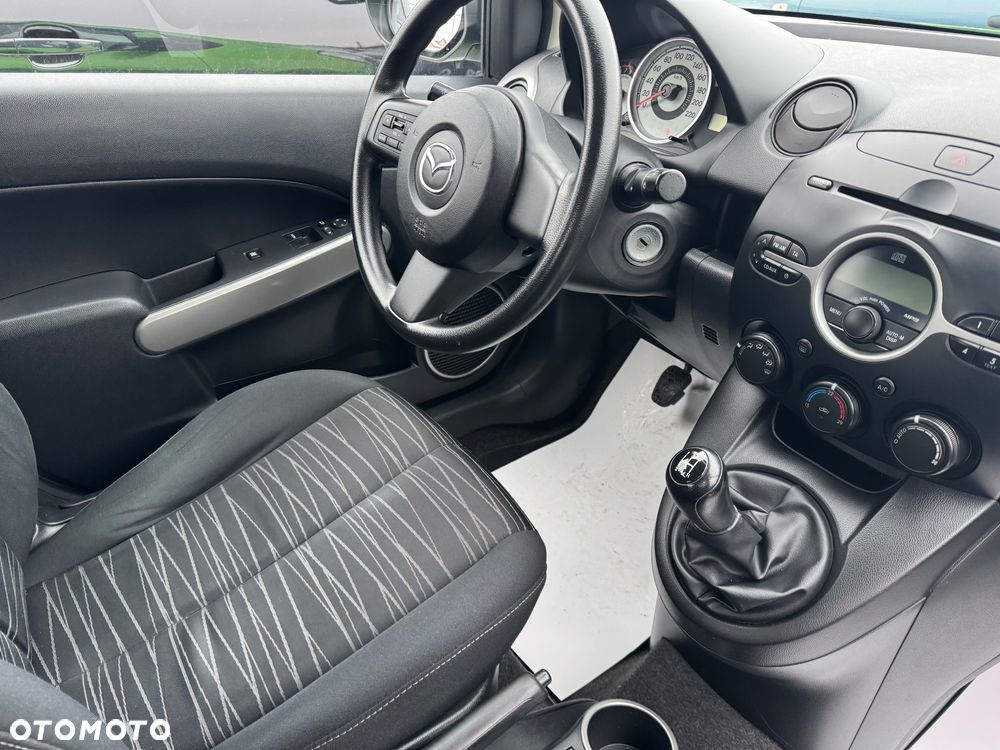 Mazda 2 - 10