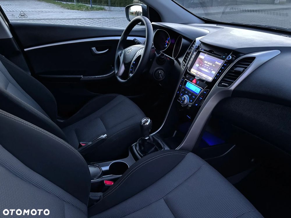 Hyundai i30 i30cw 1.6 CRDi Intro Edition - 23