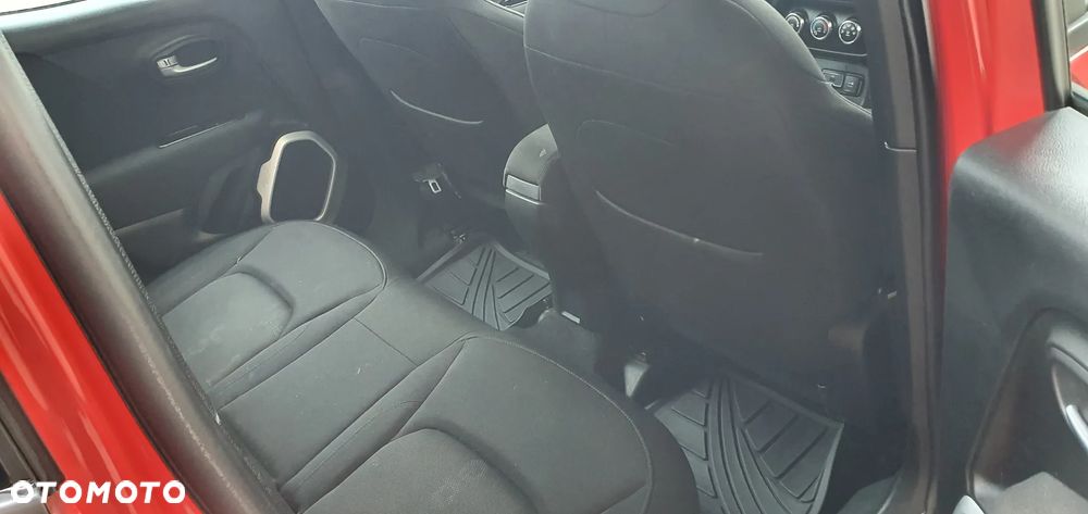 Jeep Renegade - 10