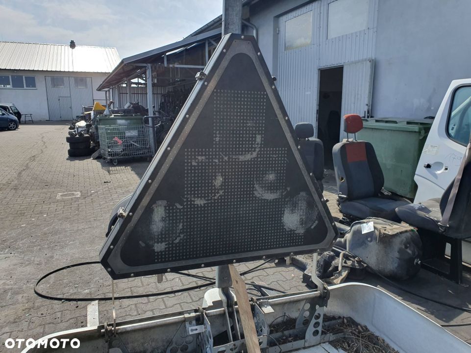 ZABUDOWA RENAULT MASTER III - 4