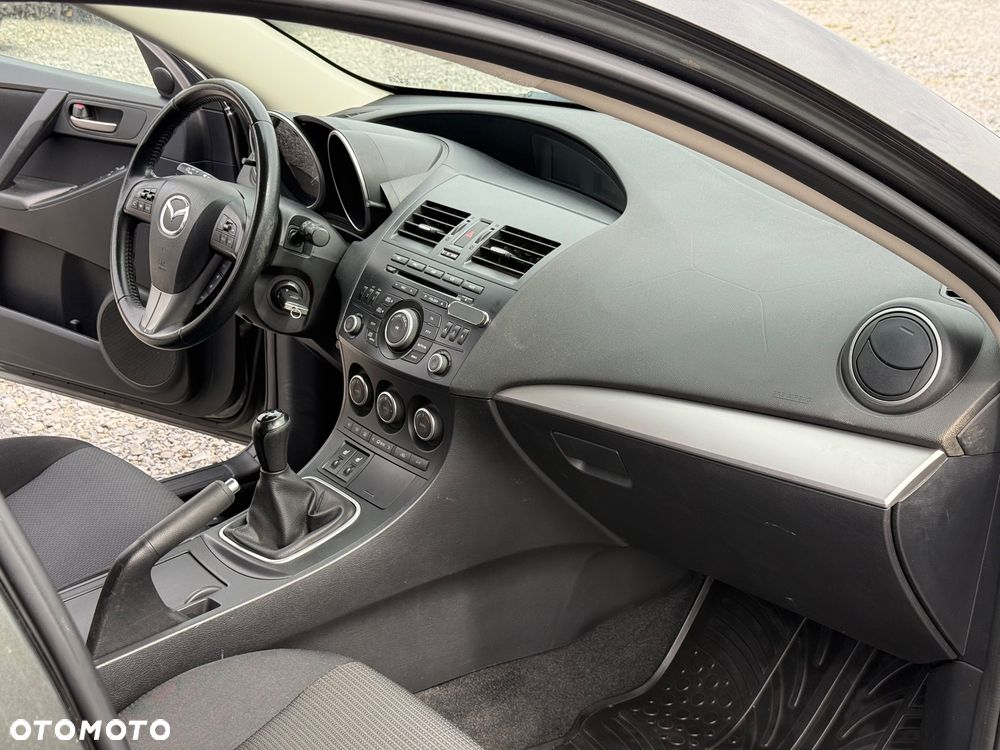 Mazda 3 1.6 Exclusive + - 18