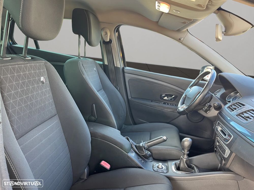 Renault Mégane Sport Tourer 1.5 dCi Limited SS - 17