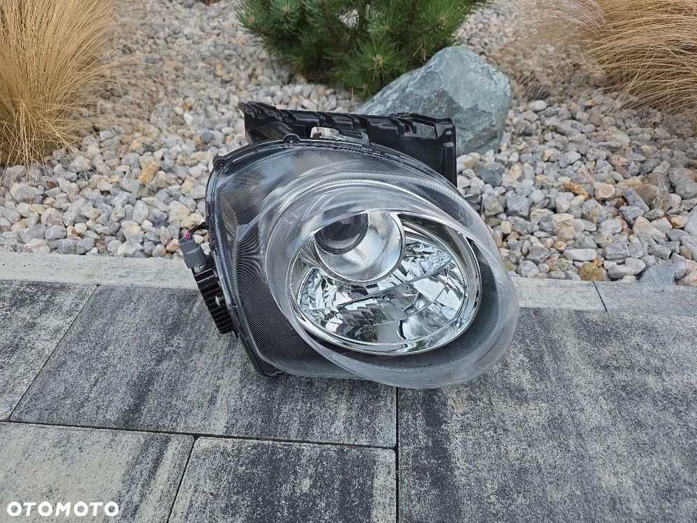 NISSAN JUKE 1 I LIFT Lampa prawa przód Bi-Xenon G34586 SPAAN2810000 - 2