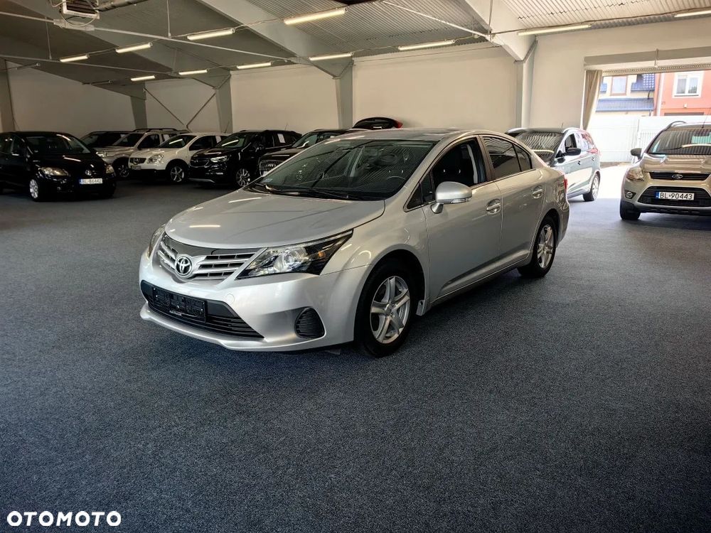 Toyota Avensis 1.8 Sol - 1