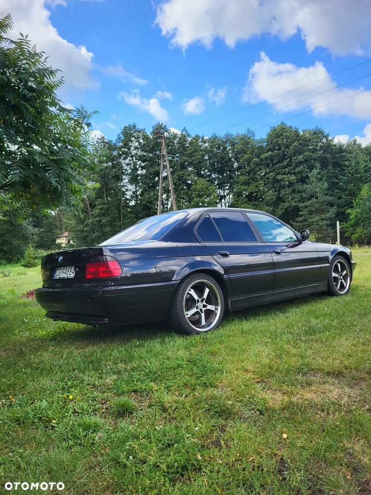 BMW Seria 7 740i - 10