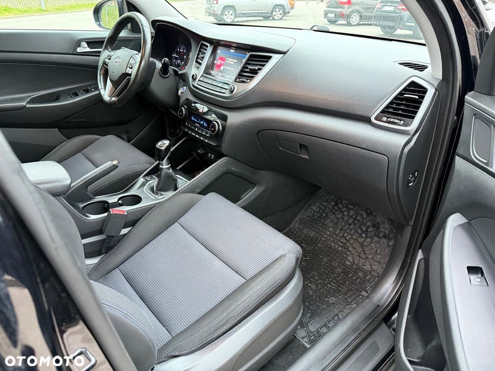 Hyundai Tucson 2.0 CRDI BlueDrive TourdePologne 2WD - 19