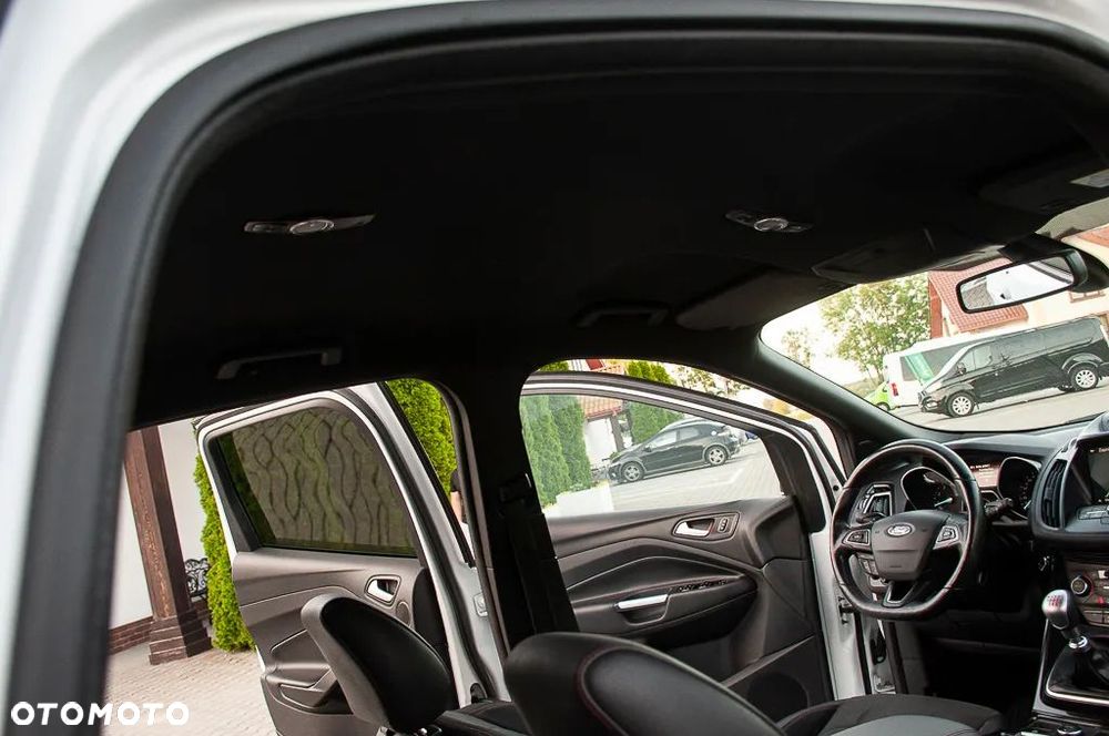 Ford Kuga 1.5 EcoBoost 2x4 ST-Line - 27