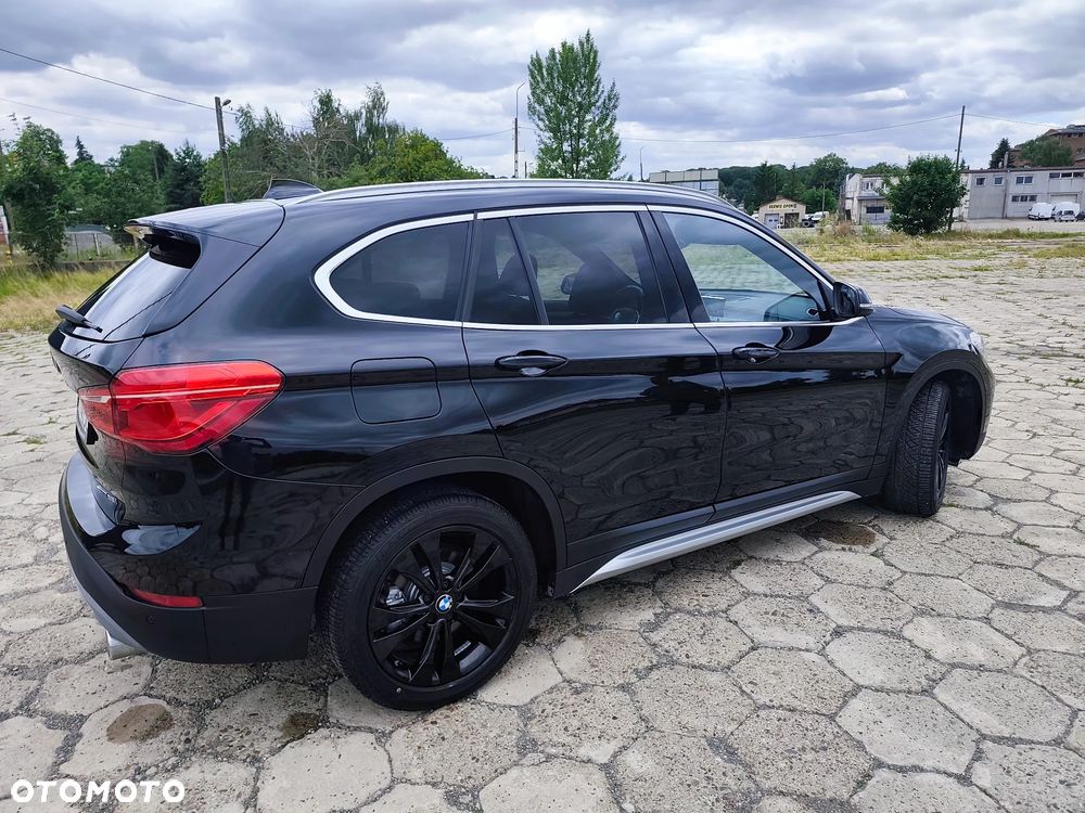 BMW X1 xDrive28i xLine - 4