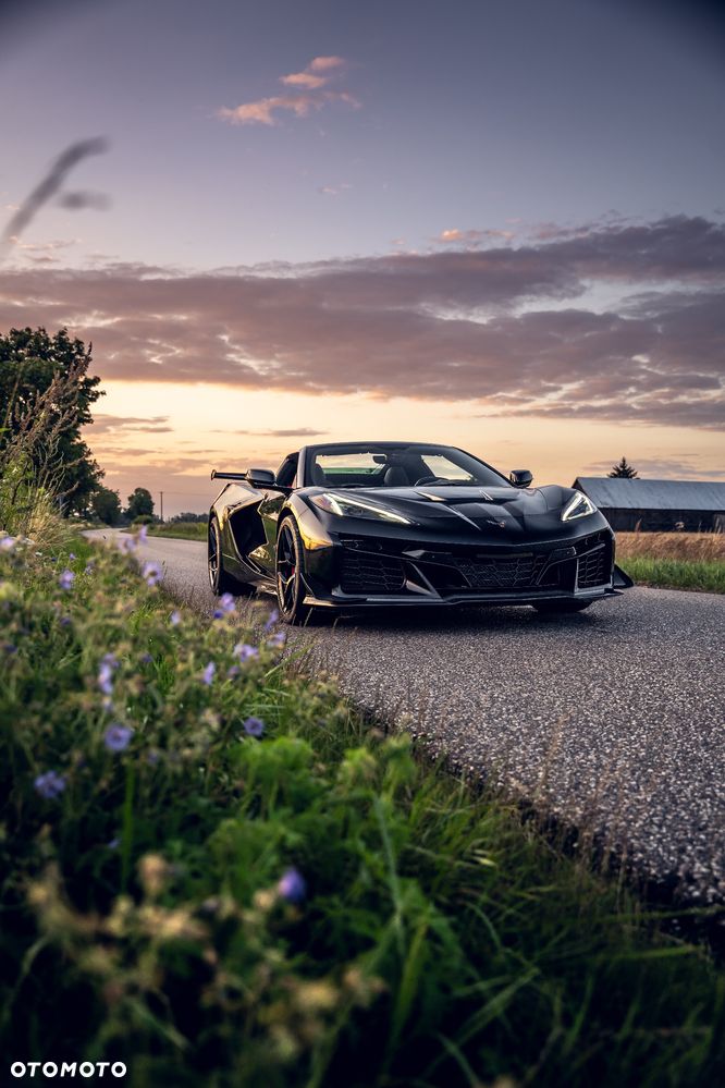 Chevrolet Corvette - 16