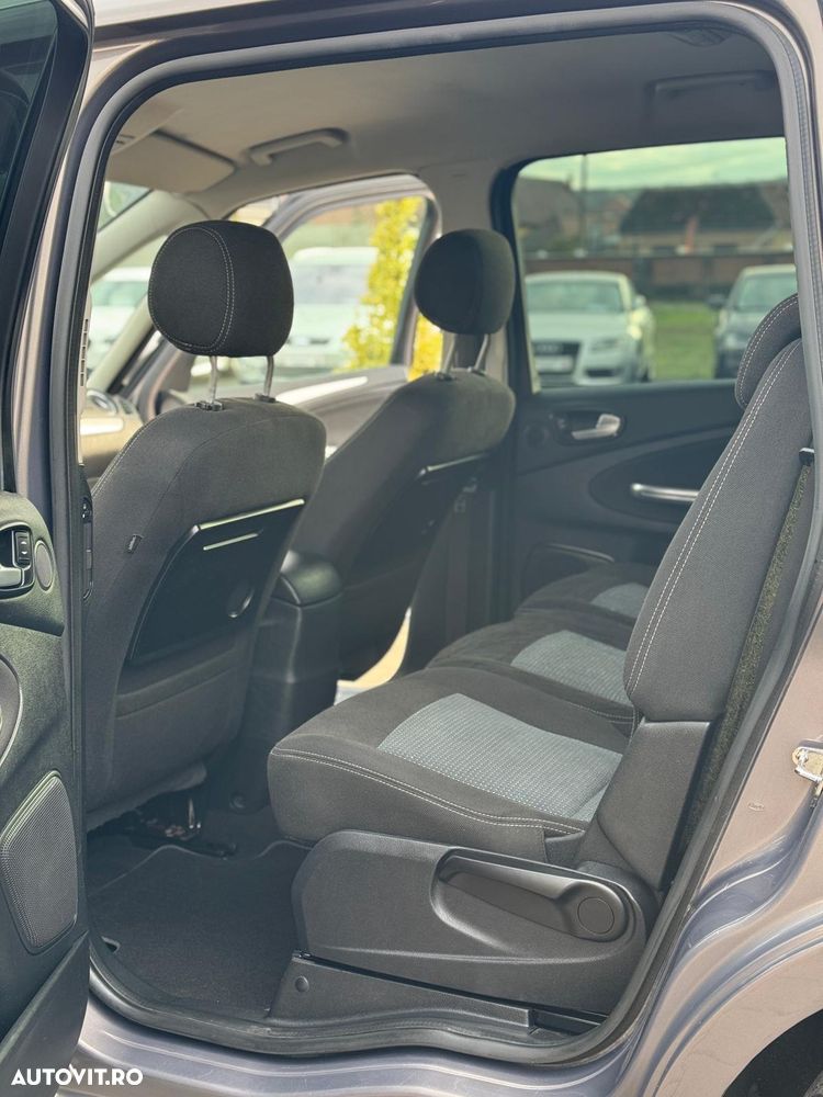 Ford Galaxy 2.0 TDCi Ghia - 15