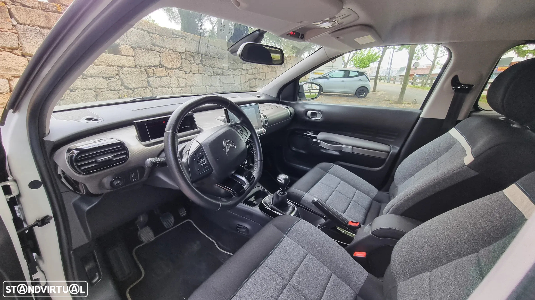 Citroën C4 Cactus 1.2 PureTech Feel Business - 19