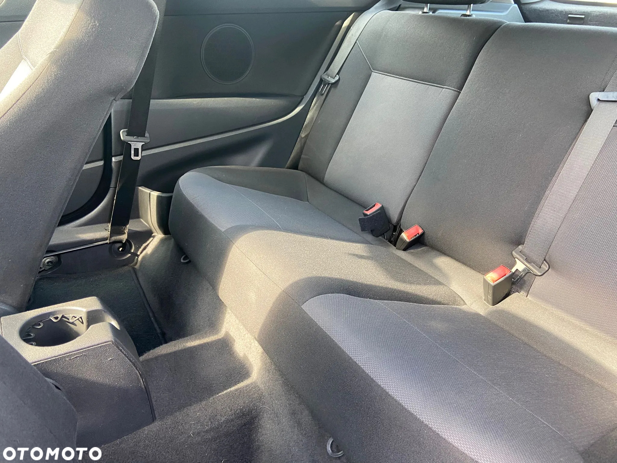 Opel Astra GTC 1.6 - 19
