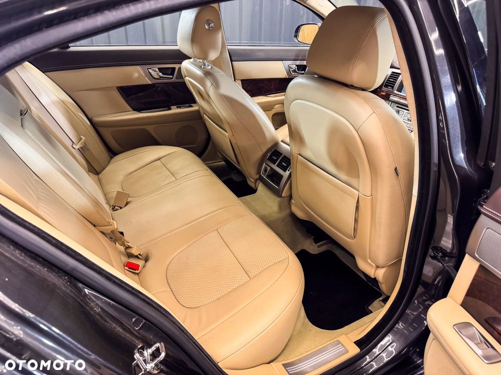 Jaguar XF 5.0 V8 Premium Luxury - 19