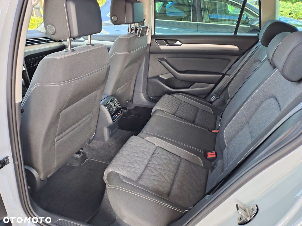 Volkswagen Passat - 18