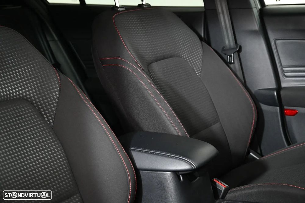 Ford Focus 1.0 EcoBoost MHEV ST-Line - 27