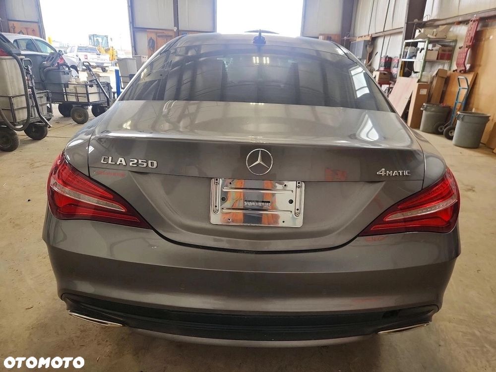 Mercedes-Benz CLA 250 4Matic 7G-DCT AMG Line - 5