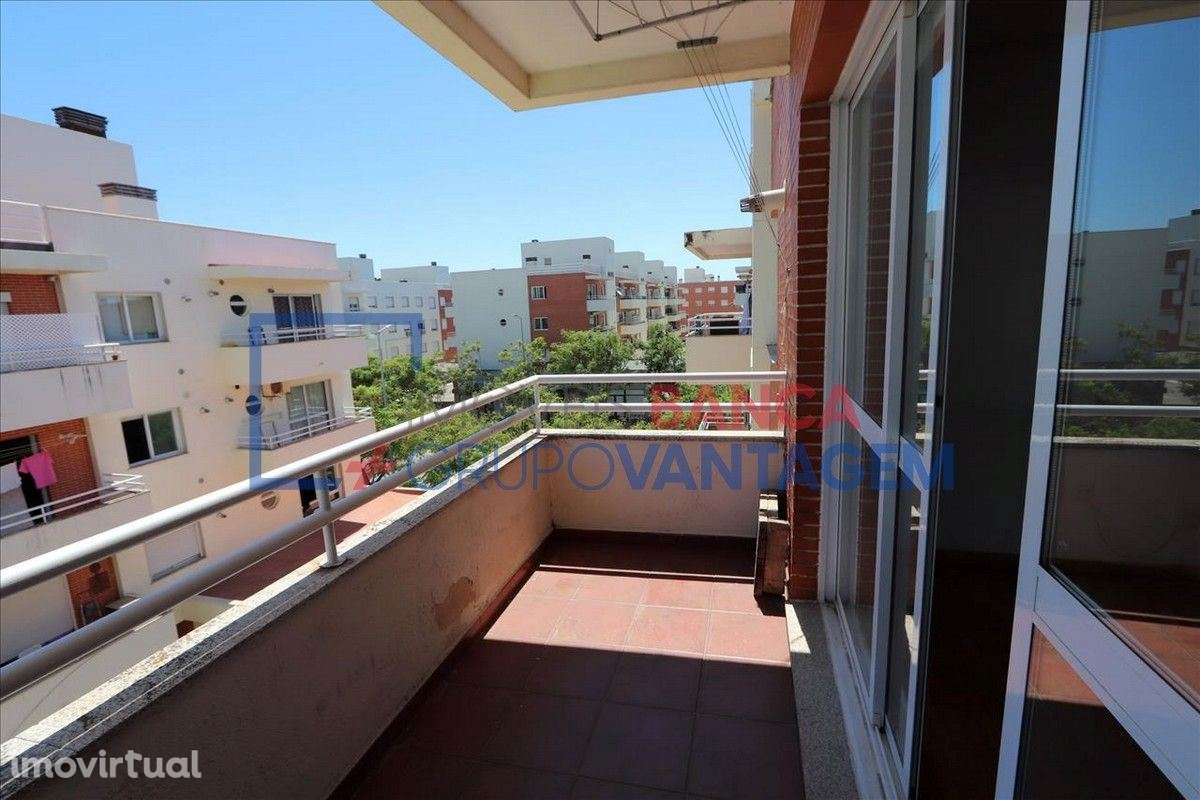 Apartamento T3, com  105 m2, situado em Alhos Vedros, Concelho da M... - Grande imagem: 3/17