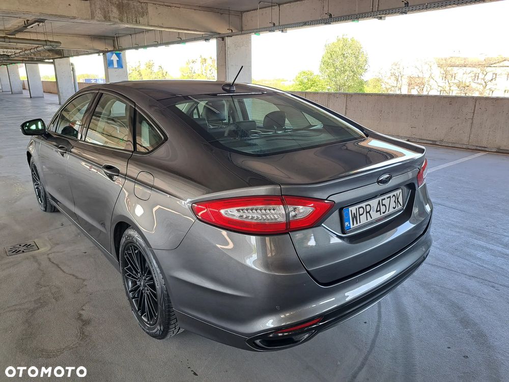 Ford Fusion - 4
