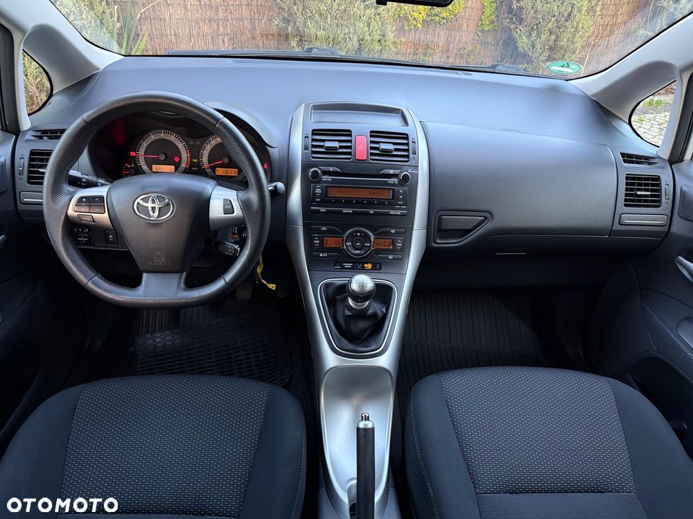 Toyota Auris 1.6 Edition - 25