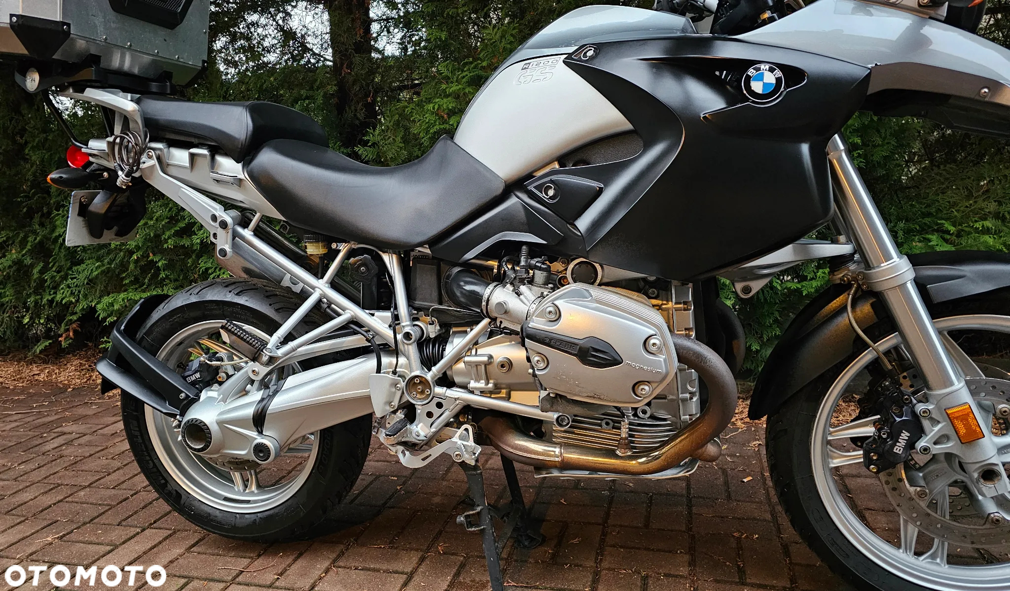 BMW R - 8