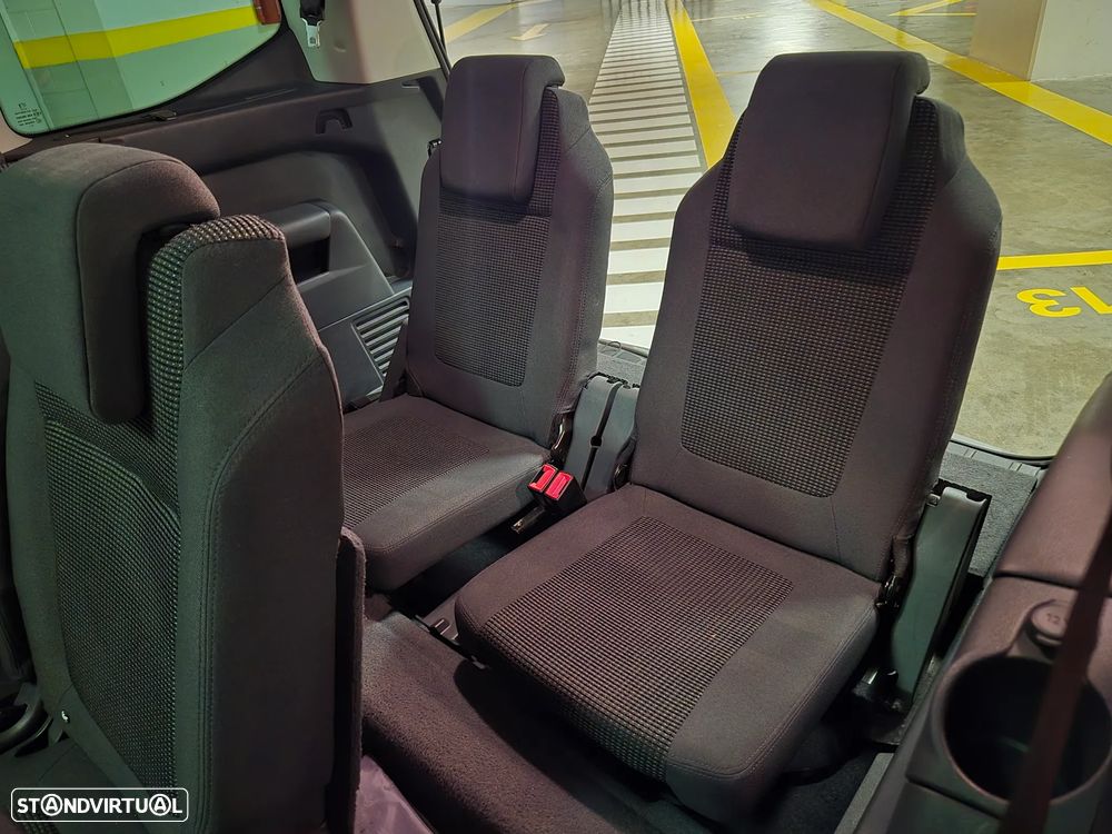 Peugeot 5008 1.6 HDi 7L Allure - 46