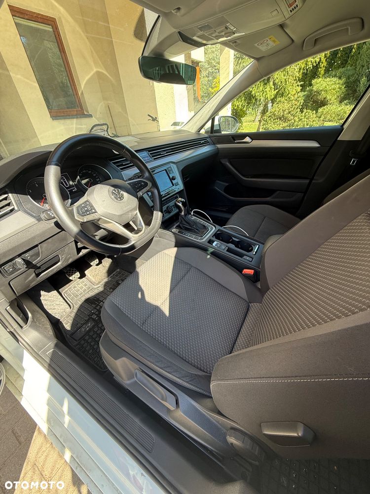 Volkswagen Passat 2.0 TDI SCR Comfortline - 8