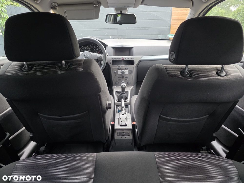 Opel Astra 1.6 Sport - 22