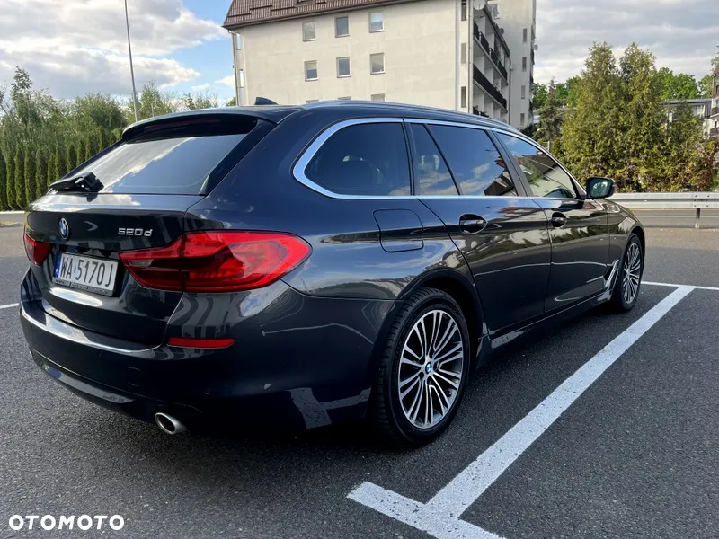 BMW Seria 5 520d Touring - 9