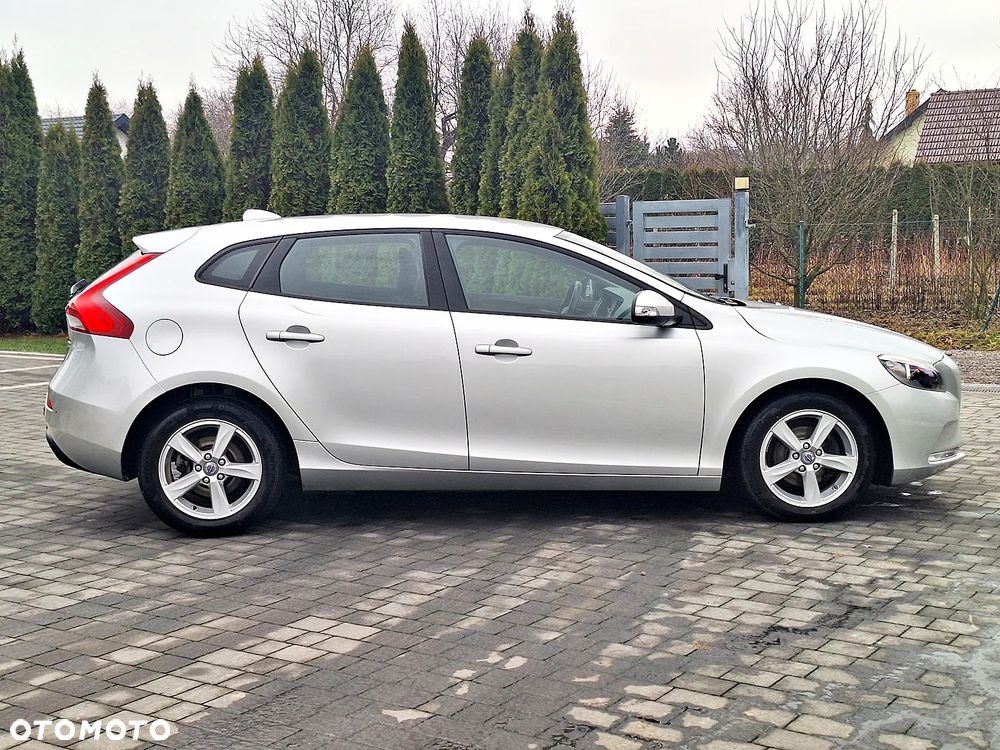 Volvo V40 ver-d2-kinetic - 9