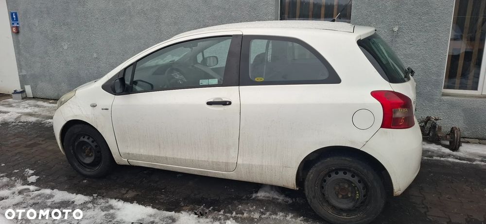 Toyota Yaris II 1,4 ND-TV na części - 1