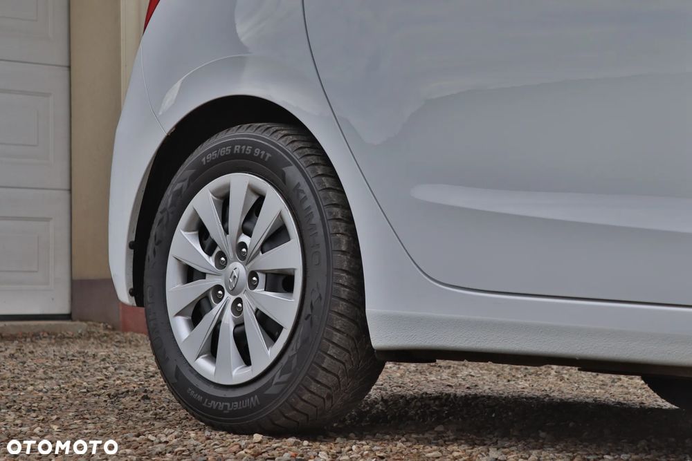 Hyundai i30 blue 1.4 Trend - 12