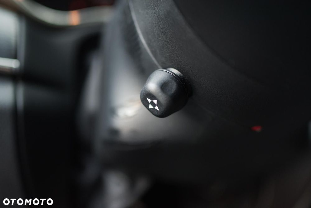 Jeep Grand Cherokee - 25