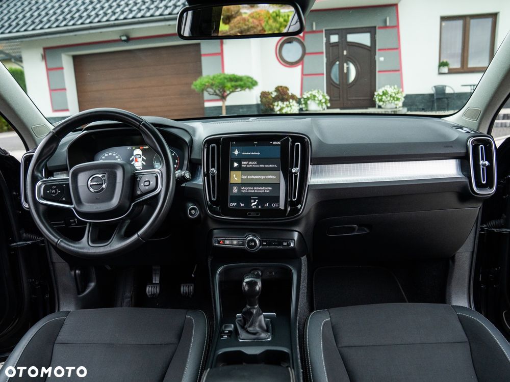Volvo XC 40 D3 Momentum Pro - 32