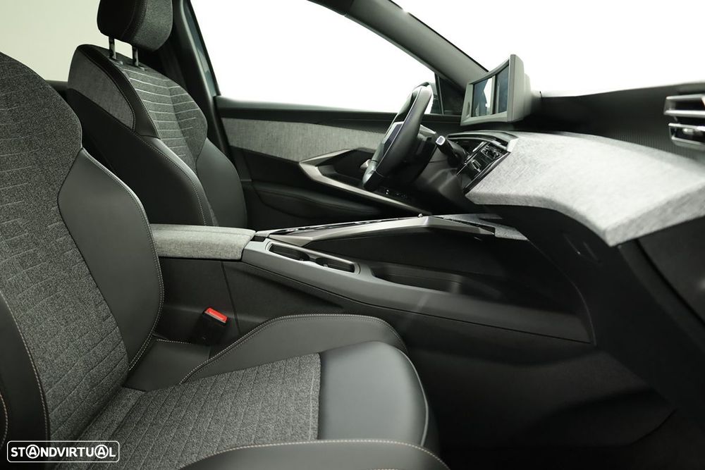 Peugeot 3008 1.2 Hybrid Allure e-DCS6 - 17