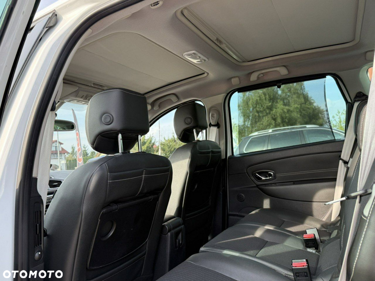 Renault Scenic 1.6 dCi Bose - 24