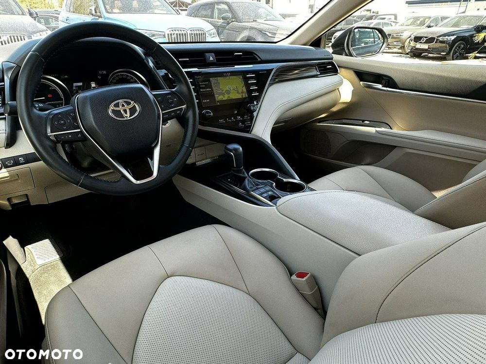 Toyota Camry - 9