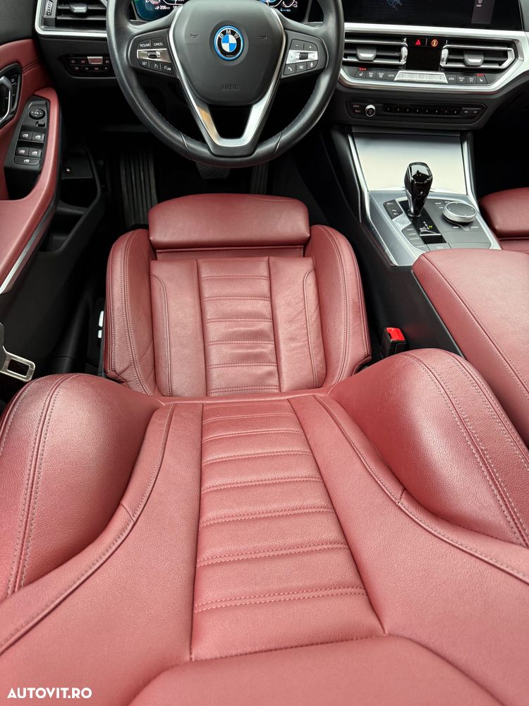 BMW Seria 3 330e Aut. Luxury Line - 14