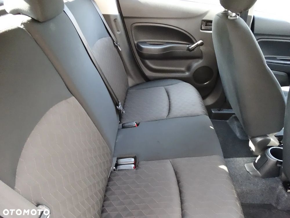 Mitsubishi Space Star - 11