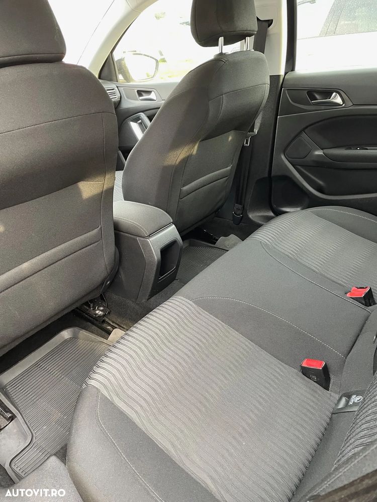 Peugeot 308 1.6 e-HDI FAP STT Active - 12