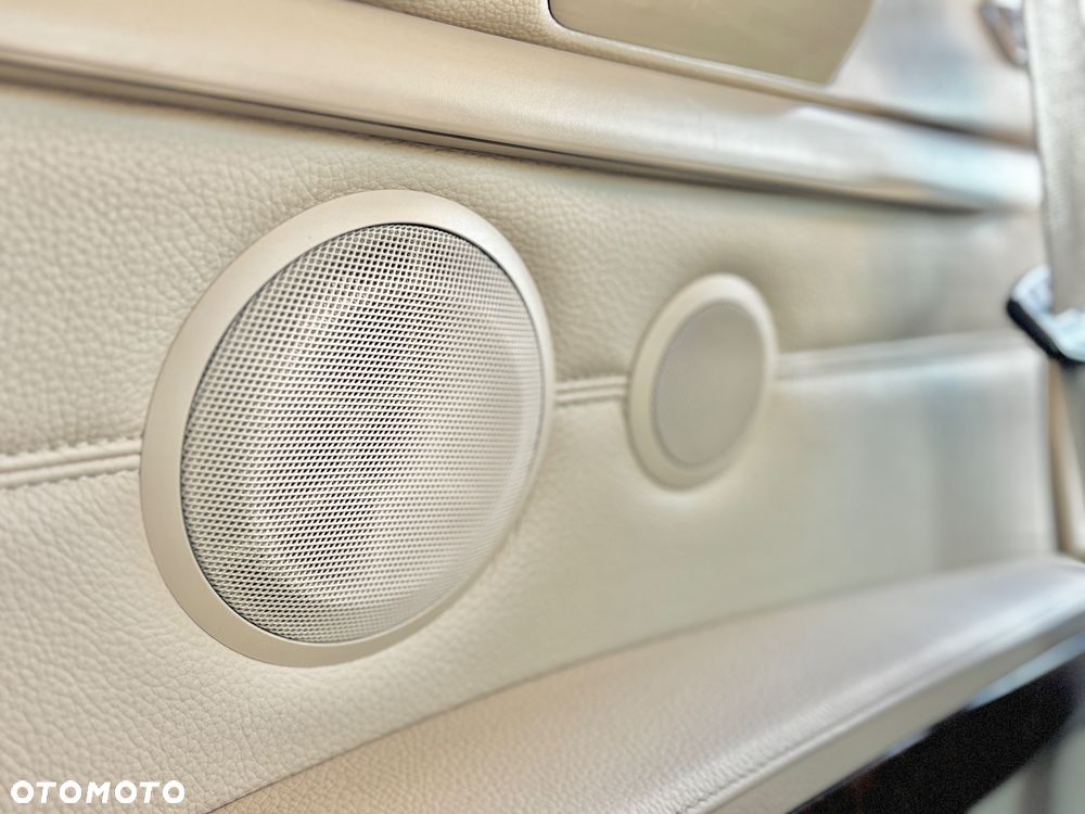 BMW Seria 3 325i - 29